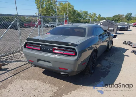 2017 Dodge Challenger Sxt z USA, uszkodzony, nr VIN 2C3CDZAG3HH519086